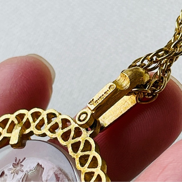 TRIFARI | VTG | NEPTUNE POSEIDON Intaglio Pendant Gold Tone 20" Necklace - Picture 2 of 11